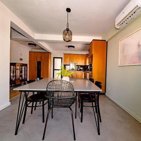 Apartament Kristalli 4 *